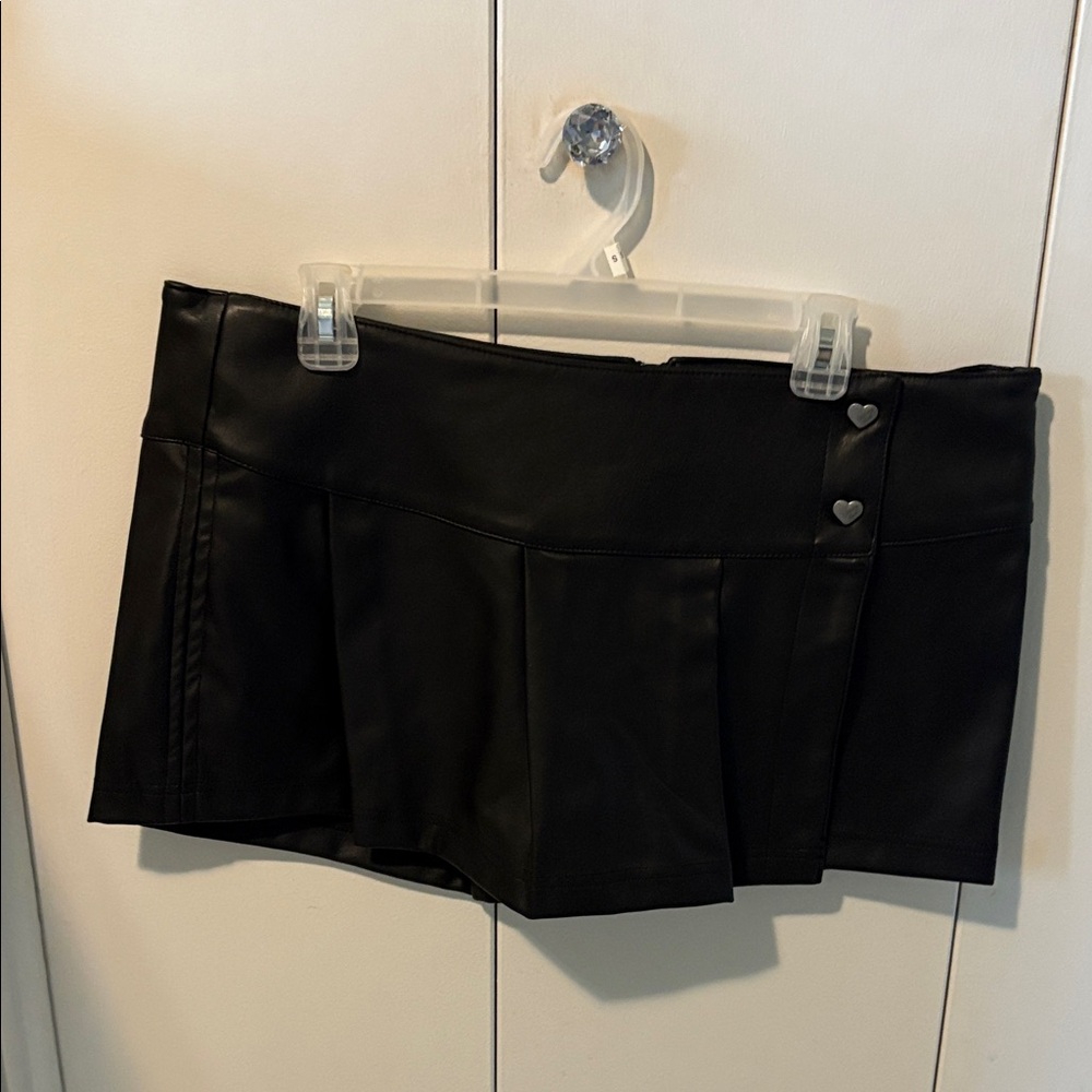 Celebrity Pink Black Women's Skorts with Heart Buttons